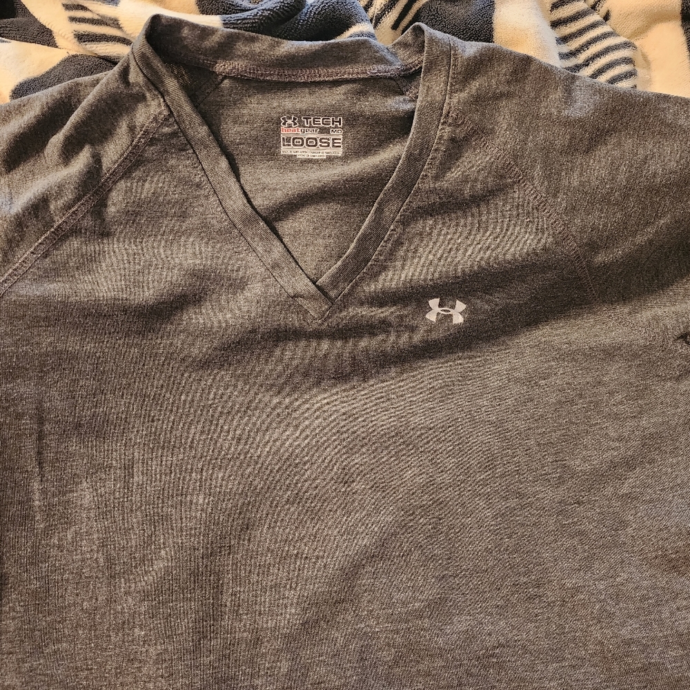 Women's grey Under Armour v-neck short sleeve tee